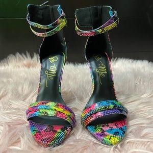 So me design heel *like new *